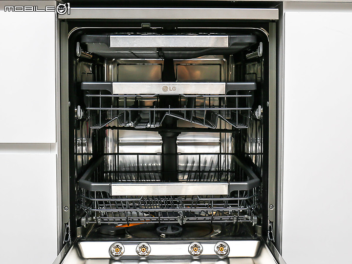 有蒸氣更乾淨！LG QuadWash™ Steam 四方洗蒸氣洗碗機