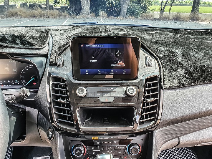點我看大圖 Ford Tourneo Connect 使用心得