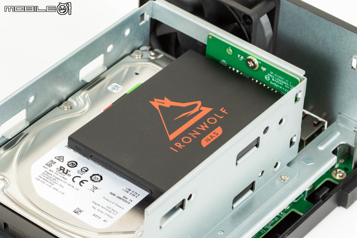 ASUSTOR DRIVESTOR 2 AS1102T NAS 開箱 在平實價格內提供 2.5 Gbps 連網備份選擇