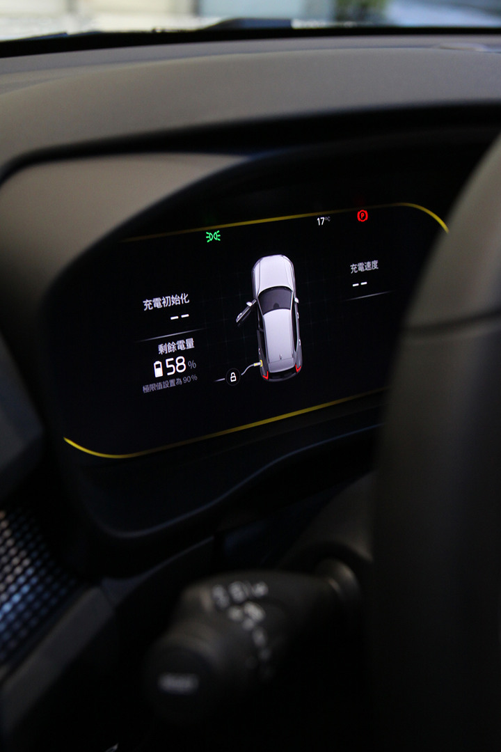 Volvo XC40 Recharge P8 搶先試駕