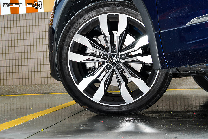 七人座SUV頂上對決 │ VW Tiguan Allspace x Hyundai Santa Fe x Kia Sorento x Peugeot 5008