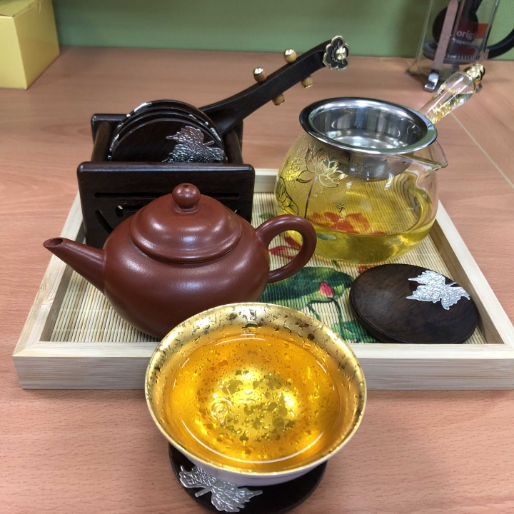 壺蓋摔裂了…想哭