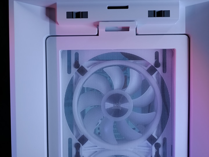 純白紳士 Corsair海盜船 iCUE 5000X RGB QL Edition 開箱評測