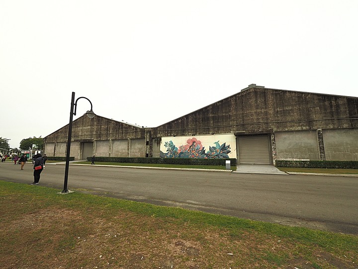 屏東市 屏東縣民公園|崇蘭新村(成功區)|勝利新村 之 屏東燈會展區 — 全臺首座工業遺構公園與最大面積日式宿舍群中的燈會