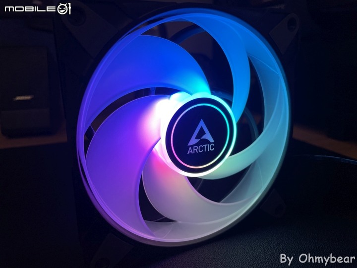 你要的我幾乎都有 ARCTIC P12 PWM PST A-RGB 0dB 風扇