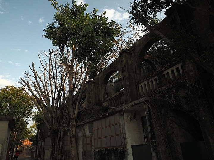 岡山 醒村 |原岡山日本海軍航空隊宿舍群 — 飛行教官們的宿舍,特殊的日治時期2層樓宿舍建築,電視劇《一把青》的取景場景