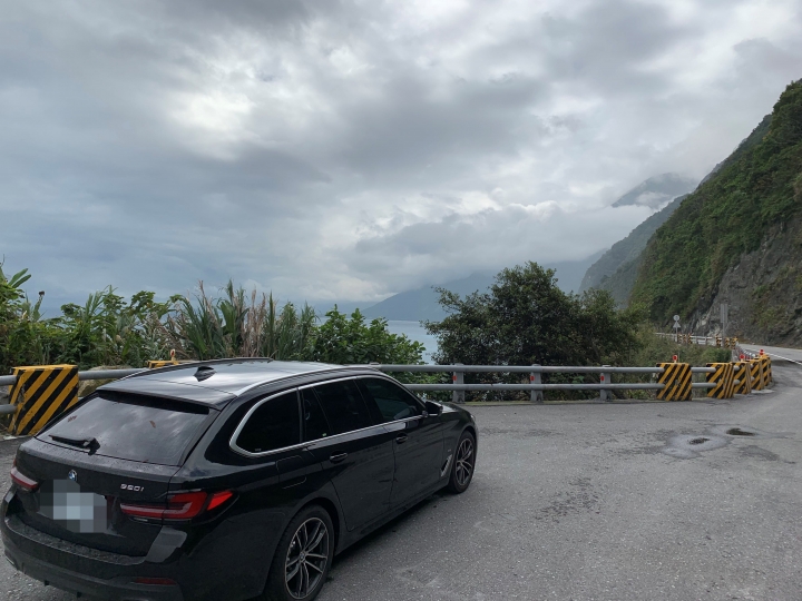遲來的開箱 G31 520i Touring