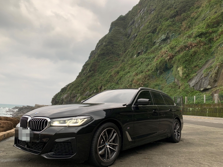 遲來的開箱 G31 520i Touring