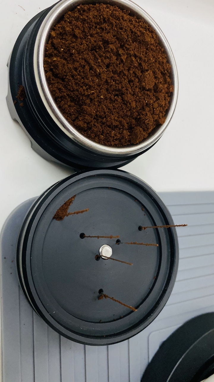 (開箱)來自波蘭的手搖義式咖啡機Kazak Rota 2