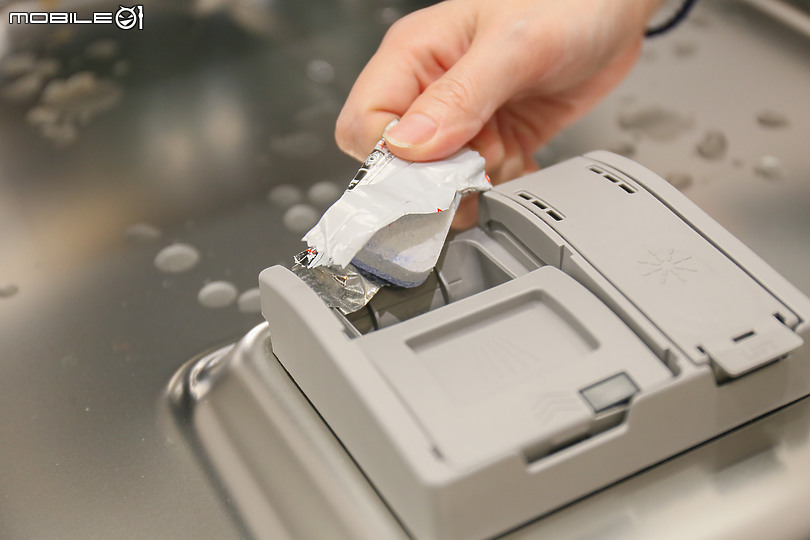 有蒸氣更乾淨！LG QuadWash™ Steam 四方洗蒸氣洗碗機