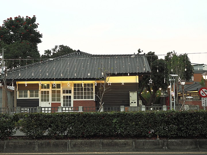 屏東市 屏東縣民公園|崇蘭新村(成功區)|勝利新村 之 屏東燈會展區 — 全臺首座工業遺構公園與最大面積日式宿舍群中的燈會