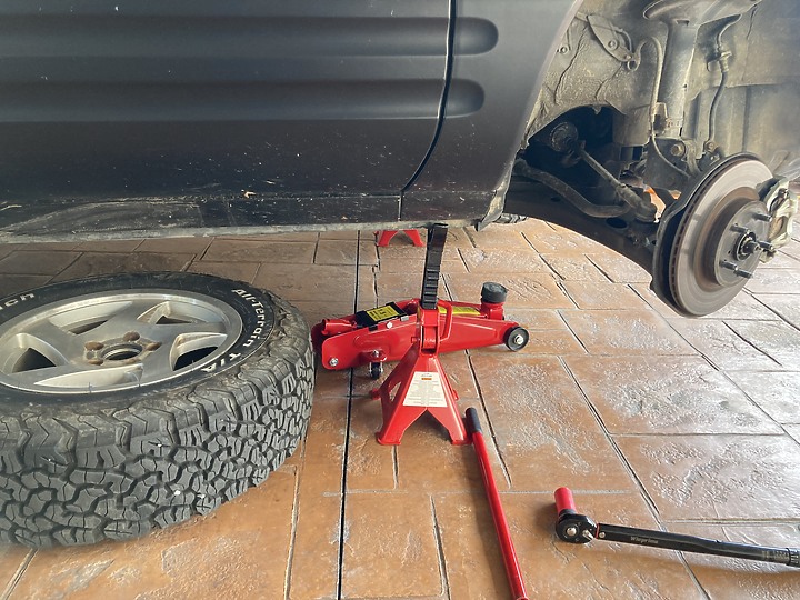 教學文：第一代RAV4 前防傾桿拉桿更換