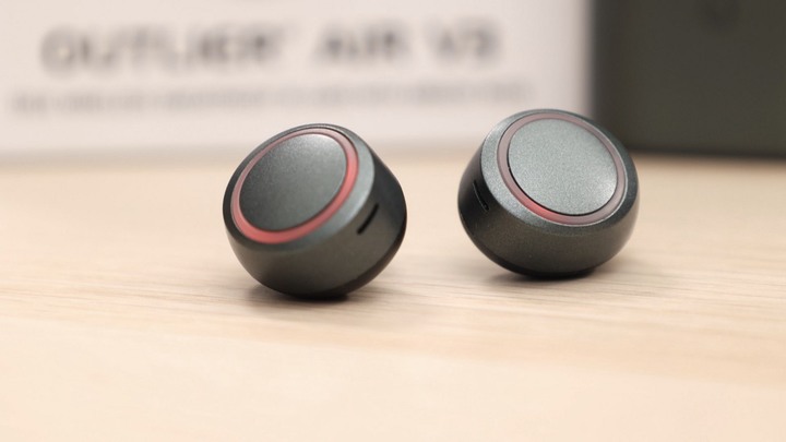 親民價格又具主動抗操 Creative Outlier Air V3 真無線藍牙耳機，居然還具備這個功能！