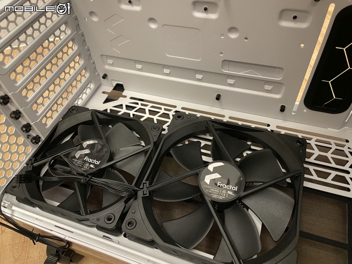 Fractal Design Torrent Compact 緊湊型ATX機殼 開箱+測試
