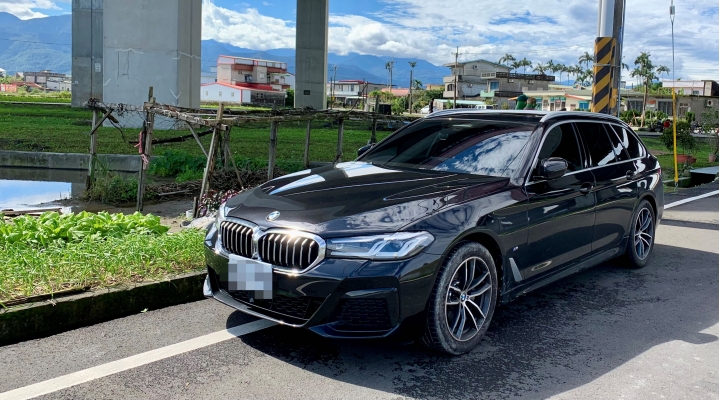 遲來的開箱 G31 520i Touring