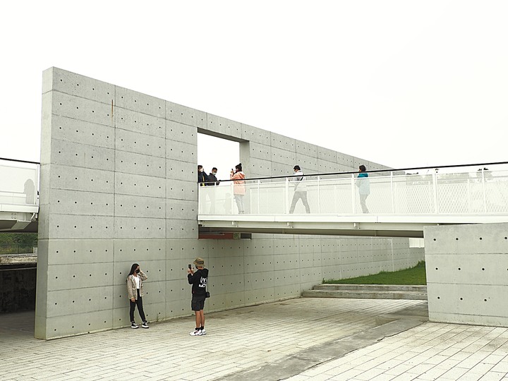 屏東市 屏東縣民公園|崇蘭新村(成功區)|勝利新村 之 屏東燈會展區 — 全臺首座工業遺構公園與最大面積日式宿舍群中的燈會