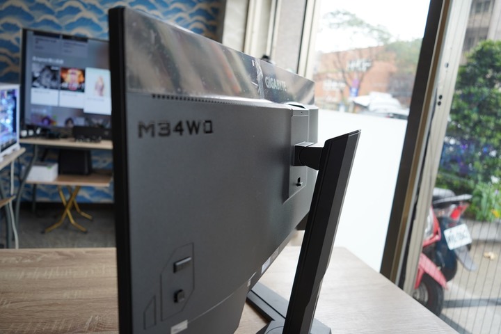 技嘉GIGABYTE M34WQ Gaming Monitor 21:9超寬比例 2K 全方位電競螢幕能文能武一次滿足!