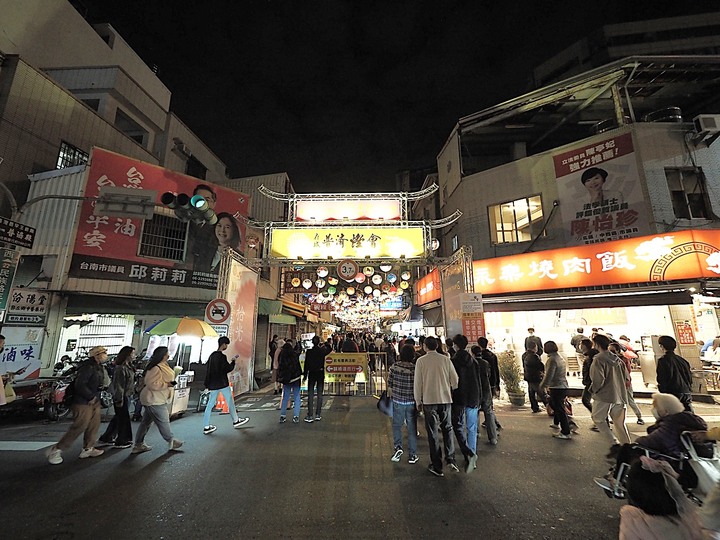 府城普濟燈會 10th — 普濟拾光 — 每年必訪的臺南市區期間限定行程