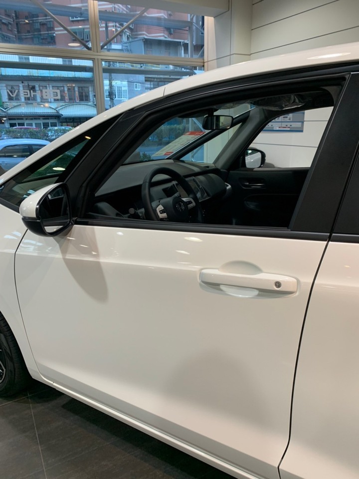 小車二選一 日系可愛FIT VS. 歐系俐落Polo