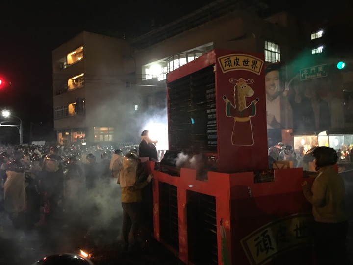 騎 遊 新 營 、 鹽 水 追 蜂 炮