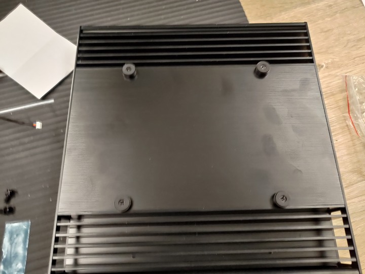 (開箱) NUC 換台式無風扇機殼