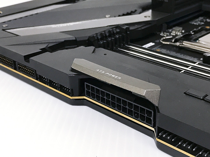 點我看大圖 GIGABYTE Z690 AORUS XTREME旗艦級極致主機板,開箱分享!
