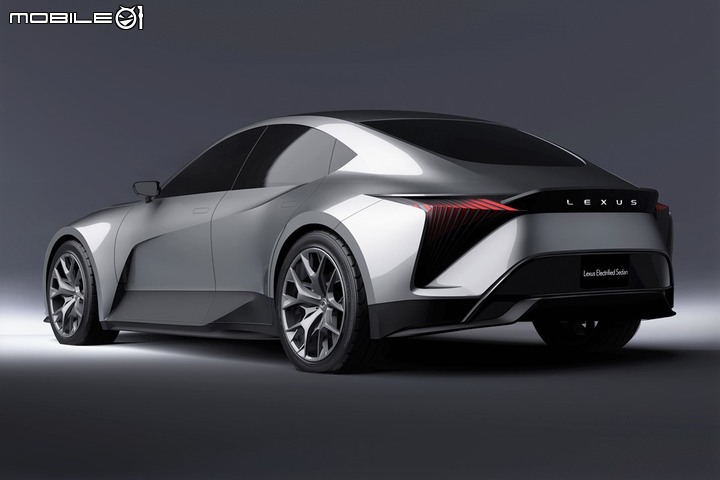 【海外新訊】Lexus釋出兩款全新電動車預覽照，SUV、Sedan各自展現不同外觀特色！