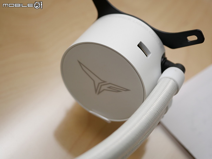 魔幻炫目鏡面 T-FORCE SIREN GD240E ARGB AIO 開箱