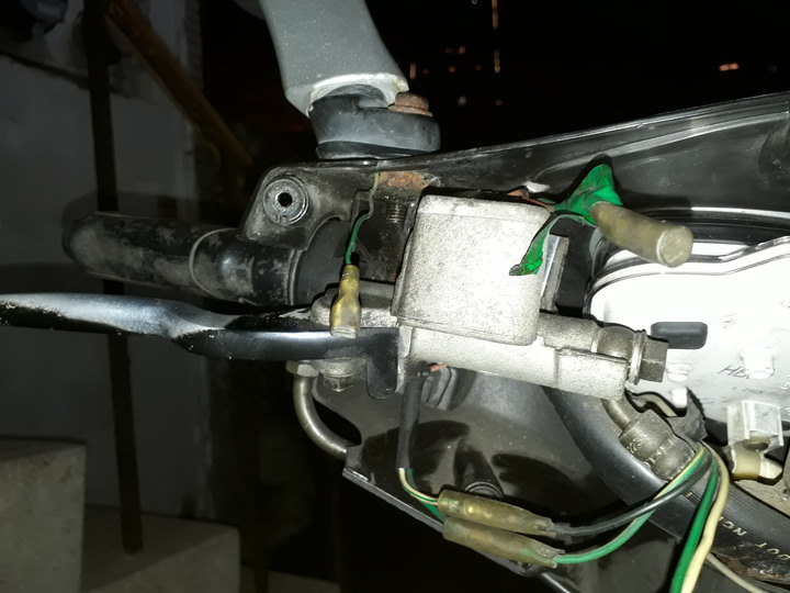 請教一下三陽悍將EFi的一些問題...(偏光板+熄火等)