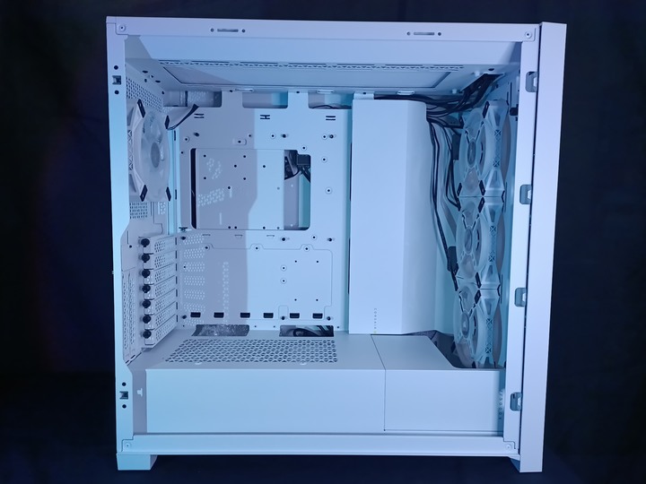 純白紳士 Corsair海盜船 iCUE 5000X RGB QL Edition 開箱評測