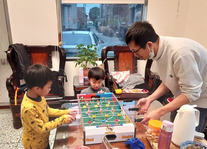 年節聚會桌遊三連發 | 美式足球台 / 足球射門 / 漂浮冰球
