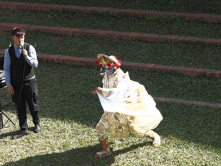 臺南左鎮化石園區 – 全臺首座且唯一之化石教育園區 — 大年初一走春去!