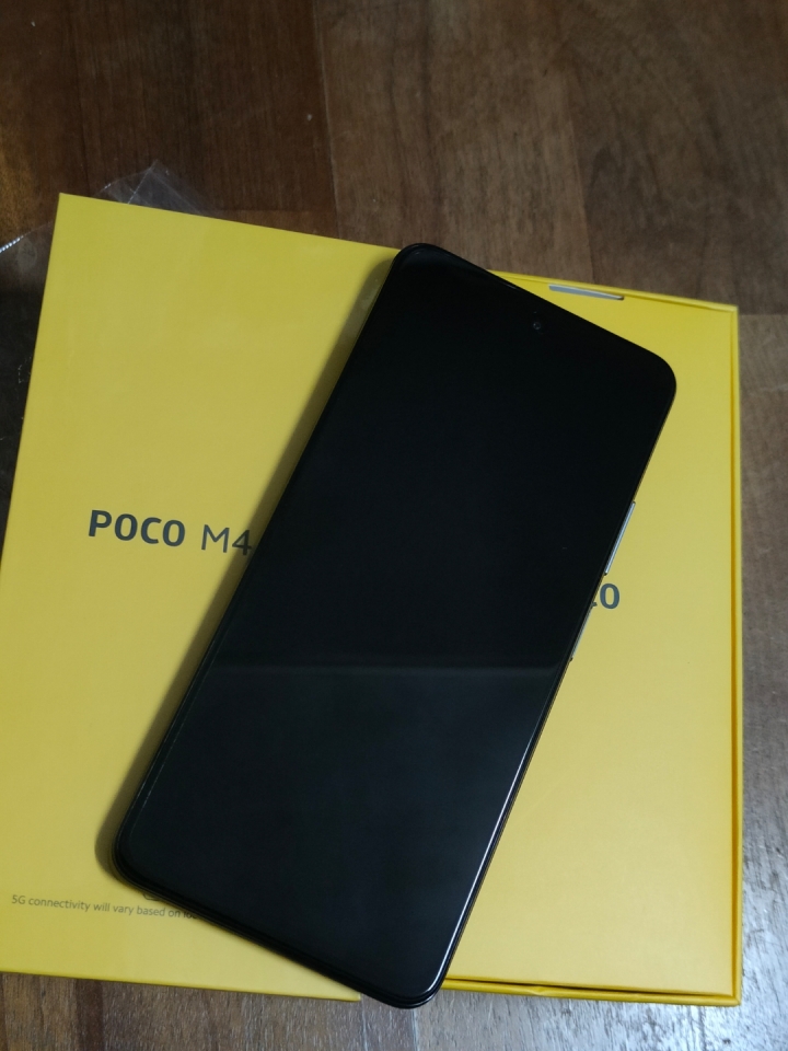 2/1 零時開賣 POCO M4 Pro