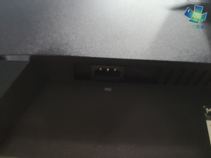 【小宅開箱】更快更大更廣的物理外掛 技嘉M34WQ超寬電競螢幕開箱