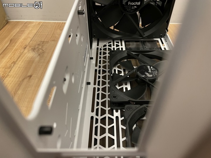 Fractal Design Torrent Compact 緊湊型ATX機殼 開箱+測試