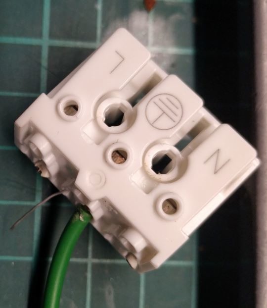 求教：LED吸頂燈裏面的電源接線頭