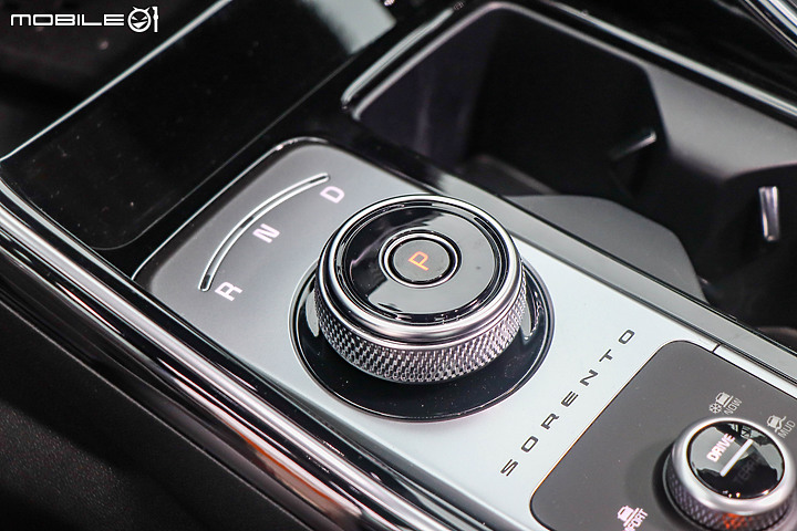 七人座SUV頂上對決 │ VW Tiguan Allspace x Hyundai Santa Fe x Kia Sorento x Peugeot 5008