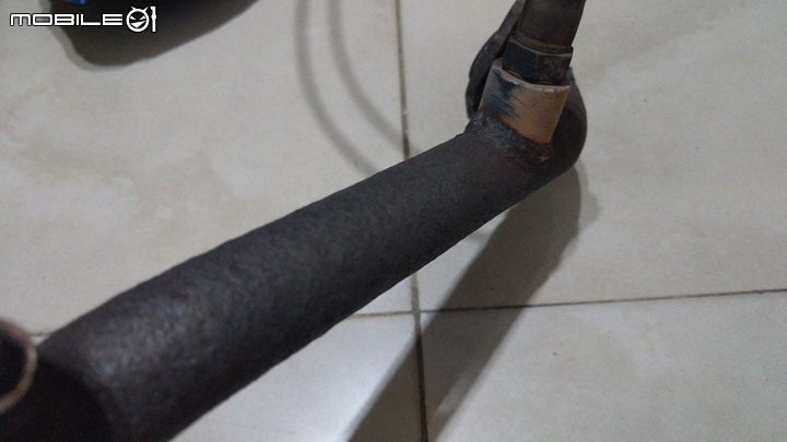 DIY保養排氣管 除鏽 噴耐熱漆