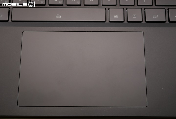 點我看大圖 窄框設計12代 3070Ti 高規搭載AORUS 15 XE4 炫影黑遊戲筆電開箱