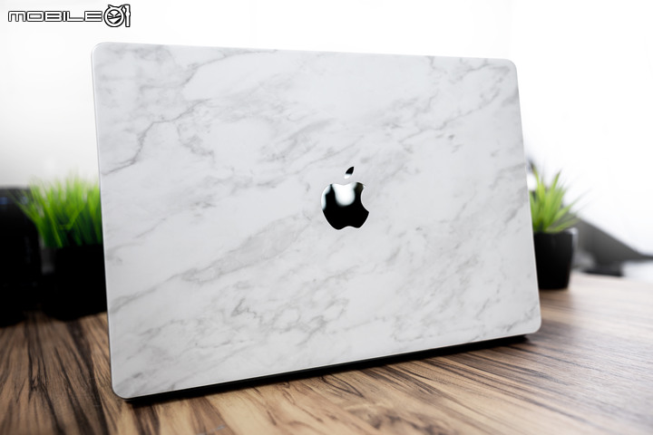 MacBook 需要包膜嗎？自己 DIY 貼膜紀錄、常見問題分享