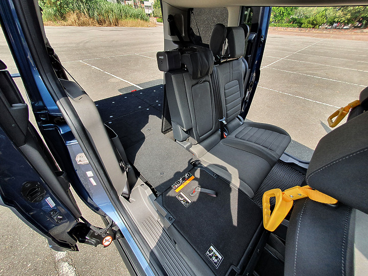 點我看大圖 Ford Tourneo Connect 使用心得