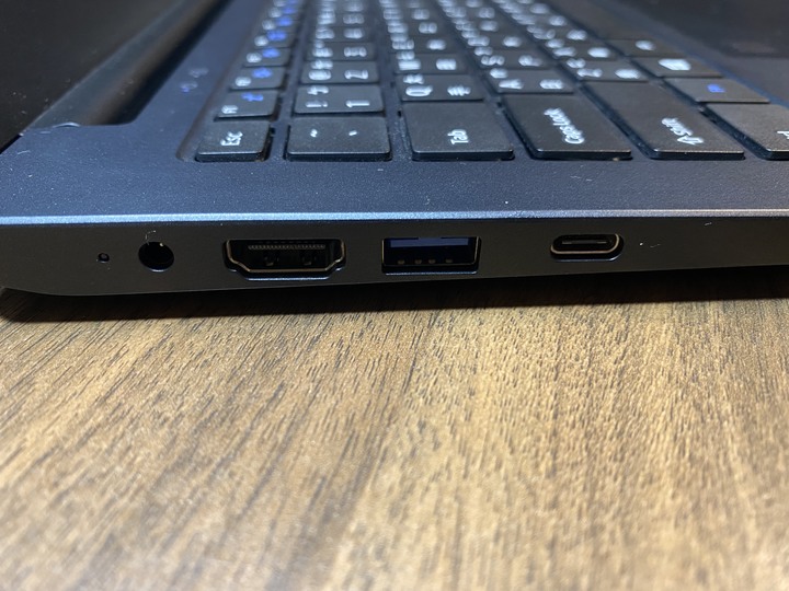 【開箱】Dynabook CS40L-H