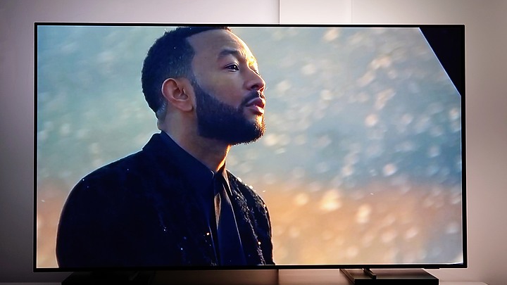 [開箱] 飛利浦 PHILIPS TV OLED806 輕旗艦新機 影音與電玩的斜槓王者