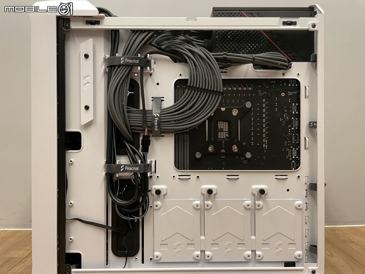 Fractal Design Torrent Compact 緊湊型ATX機殼 開箱+測試