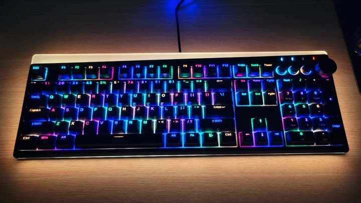 極致滑順+暢快的視覺享受 irocks k71r心得開箱