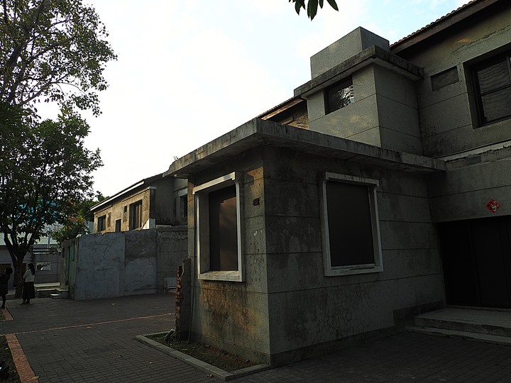 岡山 醒村 |原岡山日本海軍航空隊宿舍群 — 飛行教官們的宿舍,特殊的日治時期2層樓宿舍建築,電視劇《一把青》的取景場景