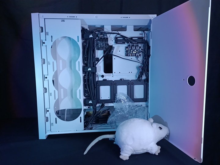純白紳士 Corsair海盜船 iCUE 5000X RGB QL Edition 開箱評測