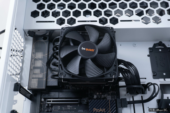 點我看大圖 「開箱」be quiet! Dark Rock TF 2 - 誰說下吹式散熱器只能給 ITX 用?