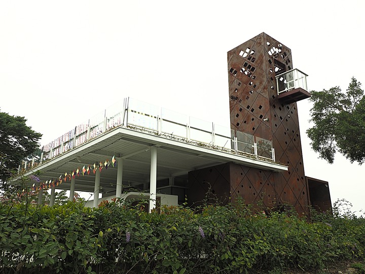 屏東市 屏東縣民公園|崇蘭新村(成功區)|勝利新村 之 屏東燈會展區 — 全臺首座工業遺構公園與最大面積日式宿舍群中的燈會