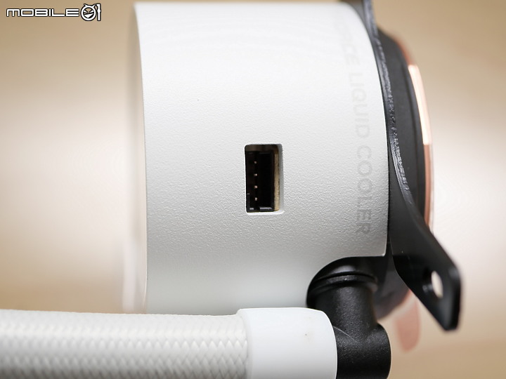 魔幻炫目鏡面 T-FORCE SIREN GD240E ARGB AIO 開箱